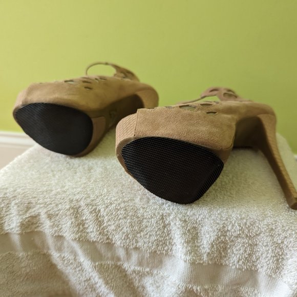 BEBE Suede Net Tan High Heels Sz 6 - Picture 6 of 6